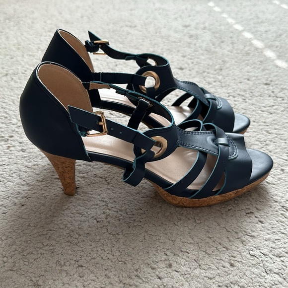 Blue strappy heels - Picture 4 of 8